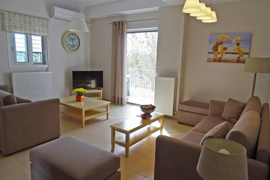 New, Modern, Bright And Independent Apartment 83 M2, With Garden, 5Min To The Beach And The City Center Каламата Экстерьер фото